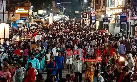 திருவண்ணாமலையில் லட்சக்கணக்கான பக்தர்கள் கிரிவலம்