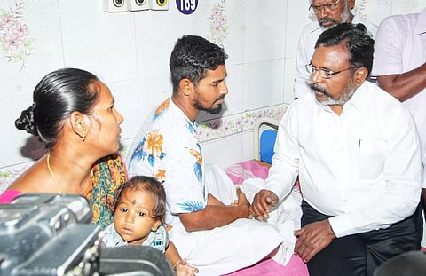 மதுரையில் சிகிச்சை பெறும் மீனவருக்கு திருமாவளவன் ஆறுதல்