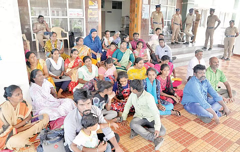 திருச்சபை கட்ட அனுமதி கோரி திருப்பூர் கலெக்டர் அலுவலகத்தில் விடிய, விடிய கிறிஸ்தவ மக்கள் தர்ணாவில் ஈடுபட்டதால் பரபரப்பு ஏற்பட்டது.