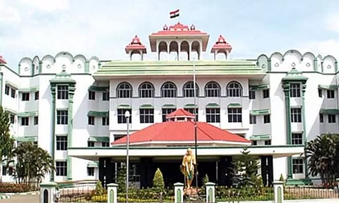 கல்வி தொலைக்காட்சிக்கு உபகரணங்கள் வாங்கும் டெண்டருக்கு தடை - மதுரை ஐகோர்ட்டு உத்தரவு