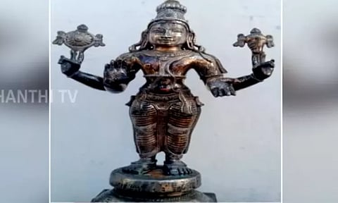 கர்நாடகாவில் இருந்து திருடப்பட்ட சாமி சிலையை மாறு வேடத்தில் சென்று மீட்ட அதிகாரிகள்..!