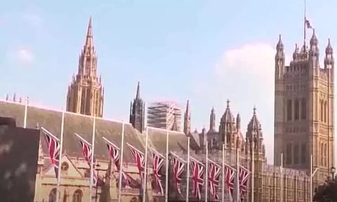 இங்கிலாந்தில் 2024 வரை பொருளாதார மந்த நிலை நீடிக்கும் - இங்கிலாந்து மத்திய வங்கி கணிப்பு