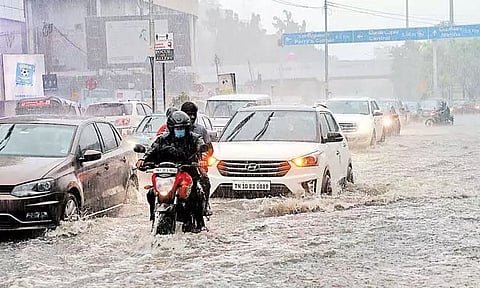 தமிழகத்தின் 3 மாவட்டங்களில் நாளை அதிகனமழைக்கு வாய்ப்பு...!