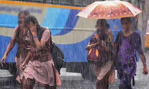 கனமழை எச்சரிக்கை: திருவள்ளூர் மாவட்டத்தில் பள்ளி ,கல்லூரிகளுக்கு நாளை விடுமுறை