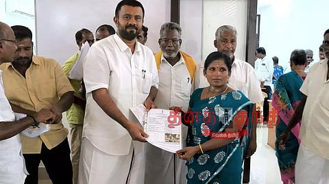 210 பயனாளிகளுக்கு சொத்து அடையாள அட்டை