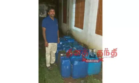 கேரளாவுக்கு படகில் கடத்த முயன்ற 910 லிட்டர் மண்எண்ணெய் பறிமுதல்