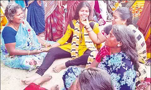 பட்டாசு ஆலையில் பயங்கர வெடிவிபத்து; 5 பேர் உடல் சிதறி பலி