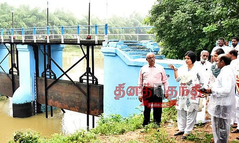 தாழ்வான பகுதிகளில் 1 லட்சத்து 30 ஆயிரத்து 25 மணல் மூட்டைகள் தயார்