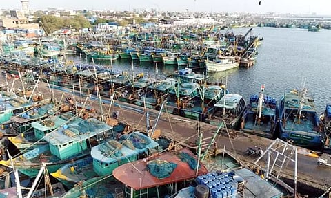 புதுவண்ணாரப்பேட்டையில் 50 வீடுகளுக்குள் மழைநீர் புகுந்தது - காசிமேட்டில் மீனவர்கள் கடலுக்குள் செல்லவில்லை