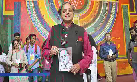 சுதந்திரத்துக்கு முன்பு இருந்ததை விட இப்போது சாதிய உணர்வு அதிகரித்து உள்ளது - சசிதரூர்