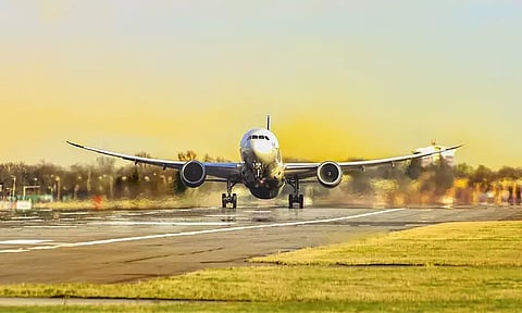 சென்னை விமான நிலையத்தில் பெங்களூரு விமானத்தில் திடீ எந்திர கோளாறு