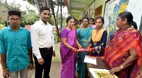 வாக்காளர் பட்டியல் சிறப்பு சுருக்கமுறை திருத்த முகாம்