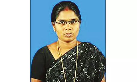 மின்சாரம் தாக்கி கல்லூரி பேராசிரியை பலி