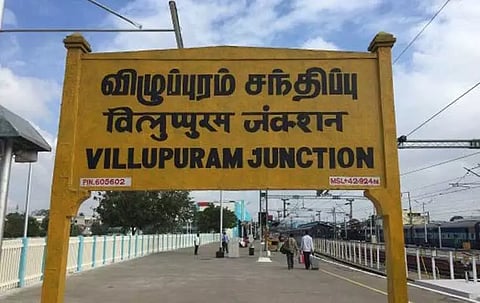 சிக்னல் கோளாறால் 6 ரெயில்கள் தாமதம்