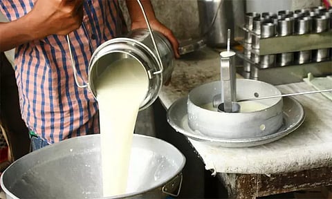 பால் விலை உயர்வு நிறுத்திவைப்பு: கர்நாடக அரசு அதிரடி உத்தரவு