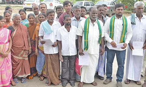 கல் குவாரிக்கு எதிர்ப்பு தெரிவித்து மக்கள் கலெக்டர் அலுவலகத்தில் மனு