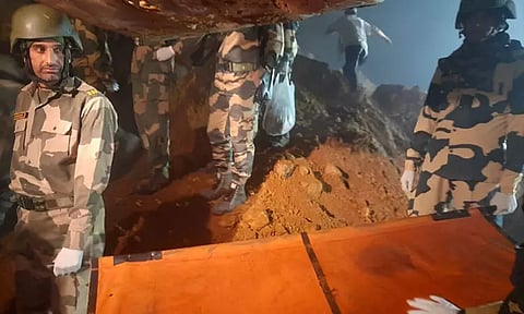 மிசோரம்: கல்குவாரி விபத்தில் சிக்கி 8 தொழிலாளர்கள் உயிரிழப்பு