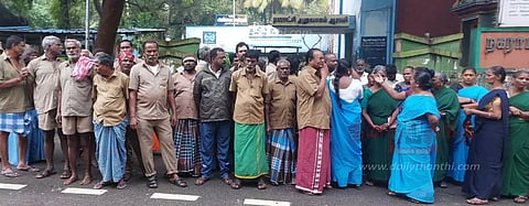 3 மாதமாக சம்பளம் வழங்காததால் தூய்மை பணியாளர்கள் முற்றுகை போராட்டம்