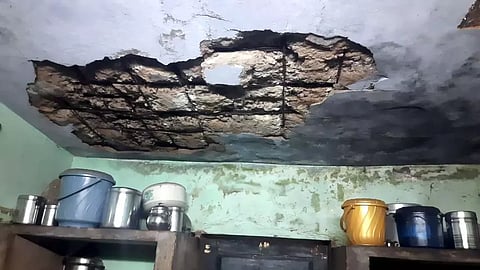 கோத்தலூத்து கிராமத்தில் கனமழைக்கு தொகுப்பு வீடுகள் சேதம்