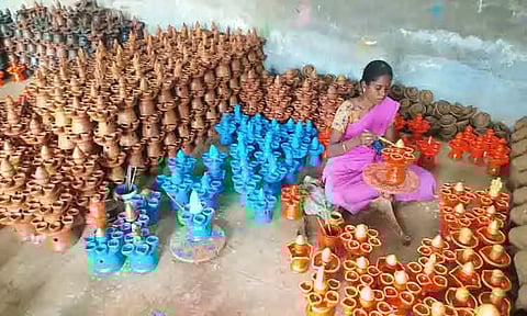 வீடுகளில் ஒளி நிரப்ப விதவிதமான விளக்குகள்