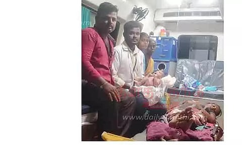 ஆம்புலன்சில் கர்ப்பிணிக்கு பெண் குழந்தை பிறந்தது
