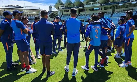 டி20 கிரிக்கெட்டில் அச்சமின்றி விளையாடவேண்டும் - இந்திய இளம் வீரர்களுக்கு லட்சுமண் அட்வைஸ்..!