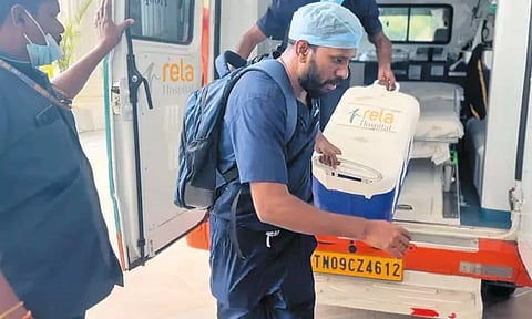 மதுரையில் இருந்து சென்னைக்கு 1 மணி நேரத்தில் விமானத்தில் பறந்து வந்த வாலிபரின் இதயம் - சேலம் விவசாயிக்கு பொருத்தப்பட்டது