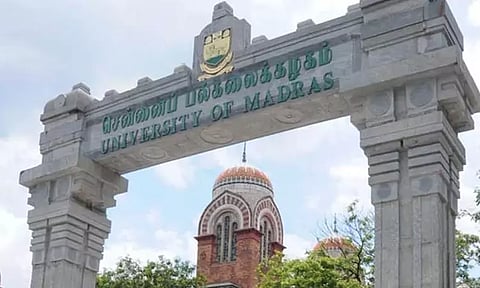 வினாத்தாள் குளறுபடி: சென்னை பல்கலைக்கழகத்தில் இன்று நடைபெற இருந்த தேர்வு ஒத்திவைப்பு