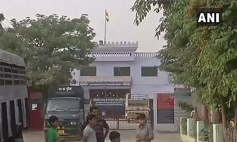 உத்தர பிரதேசம்: தஸ்னா சிறையில் 140 கைதிகளுக்கு எச்.ஐ.வி தொற்று