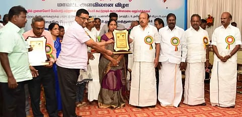 தர்மபுரியில் கூட்டுறவு வார விழா: ரூ.10¼ கோடியில் நலத்திட்ட உதவிகள்-அமைச்சர் எம்.ஆர்.கே.பன்னீர்செல்வம் வழங்கினார்