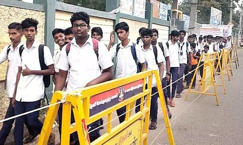 தேனி பாரஸ்ட் ரோட்டில் விபத்து தடுப்பு நடவடிக்கை