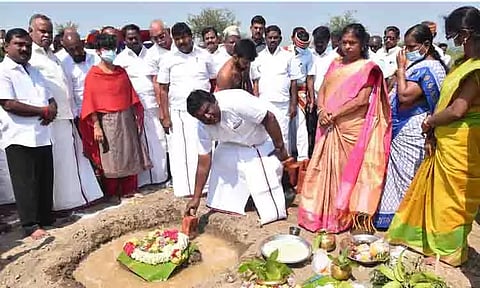 இலங்கை தமிழர்களுக்கு ரூ.3.60 கோடியில் வீடுகள் கட்டும் பணி தொடக்கம்