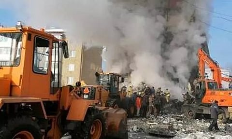 ரஷியாவில் அடுக்குமாடி குடியிருப்பில் கியாஸ் சிலிண்டர் வெடித்து விபத்து - 9 பேர் உயிரிழப்பு