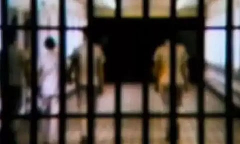 நாகலாந்து: சிறையின் இரும்பு கதவை உடைத்து, தப்பிய 9 கைதிகள்