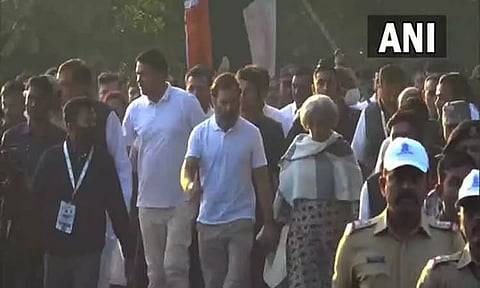 "பழங்குடியினர் நலனுக்காக உருவாக்கப்பட்ட சட்டங்களை மத்திய அரசு பலவீனப்படுத்துகிறது" - ராகுல் காந்தி குற்றச்சாட்டு