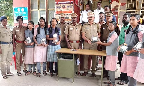 அரசு பள்ளி மாணவர்களுக்கு விழிப்புணாவு