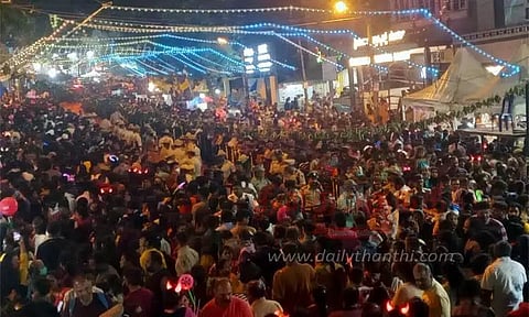 வரலாற்று சிறப்புமிக்க பெங்களூரு கடலைக்காய் திருவிழா தொடங்கியது