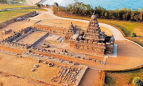 மாமல்லபுரத்தில் கட்டணமின்றி இலவச அனுமதி; ஒரே நாளில் 20 ஆயிரம் சுற்றுலா பயணிகள் வருகை