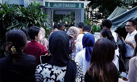 இந்தோனேசியாவில் நிலநடுக்கம்: இடிபாடுகளில் சிக்கி 20 பேர் பலி ; 300 பேர் காயம்