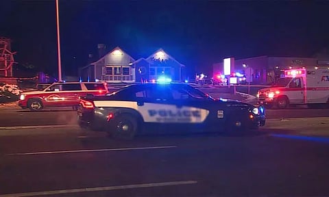 அமெரிக்காவில் பயங்கரம்: ஓரின சேர்க்கையாளர் கேளிக்கை விடுதியில் துப்பாக்கிச்சூடு - 5 பேர் பலி