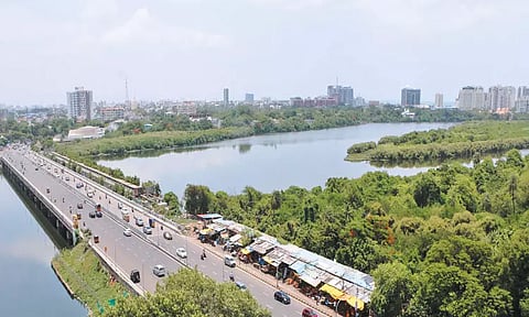 வருகிற 15-ந்தேதி முதல் அடையாறு ஆற்றின் கீழ் சுரங்க ரெயில் பாதை அமைக்கும் பணிகள் தொடக்கம் - மெட்ரோ ரெயில் நிறுவனம்