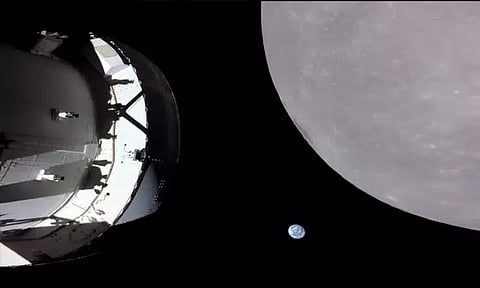 நிலவின் சுற்றுவட்டப்பாதையை அடைந்த ஓரியன் விண்கலம்- பூமியை படம் பிடித்து அனுப்பியது