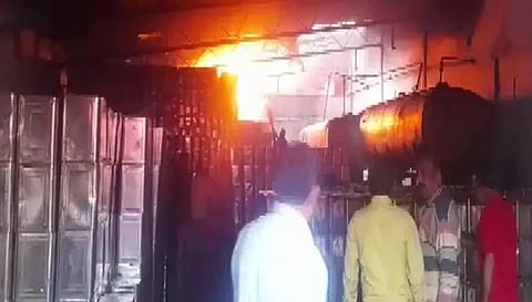 சத்தீஸ்கரில் எண்ணெய் தொழிற்சாலையில் பயங்கர தீ விபத்து