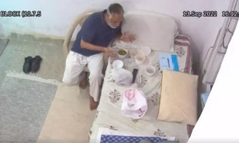 நேற்று மசாஜ்; இன்று வெரைட்டி உணவு - ஜெயிலில் சுக போக வாழ்க்கை அனுபவிக்கும் டெல்லி மந்திரி சத்யேந்தர் ஜெயின்...!