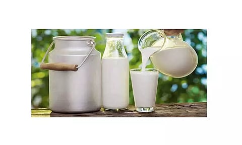 பட்ஜெட் போட்டு குடும்பம் நடத்துவோருக்கு பேரிடி- பால் விலை உயர்வுக்கு பொதுமக்கள் எதிர்ப்பு