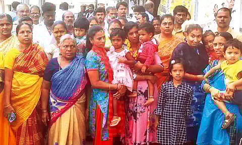 மாதவரம் தாசில்தார் அலுவலகத்தை பொதுமக்கள் முற்றுகை