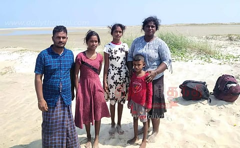 நடுக்கடல் மணல் திட்டில் தவித்த ஒரே குடும்பத்தை சேர்ந்த 5 பர் மீட்பு