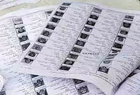 வாக்காளர் பட்டியலில் பெயர் சேர்க்க சிறப்பு முகாம்