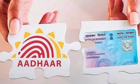 ஆதார் கார்டுடன் இணைக்காவிட்டால், உங்கள் பான்கார்டு காலாவதியாகிவிடும்: வருமானவரித்துறை எச்சரிக்கை