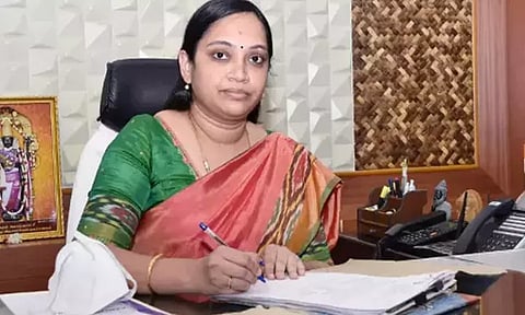 இலவச கல்வி திட்டத்தின் கீழ் கல்வி உதவித்தொகை பெற கல்லூரி இறுதி ஆண்டு மாணவ-மாணவிகள் விண்ணப்பிக்கலாம் - கலெக்டர் தகவல்